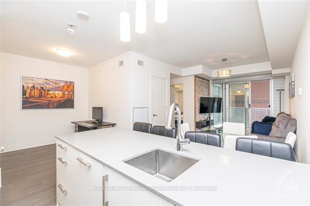 Photo 10 of Unit 706, 255 Bay Street, Ottawa, Ottawa Centre — HOMEH