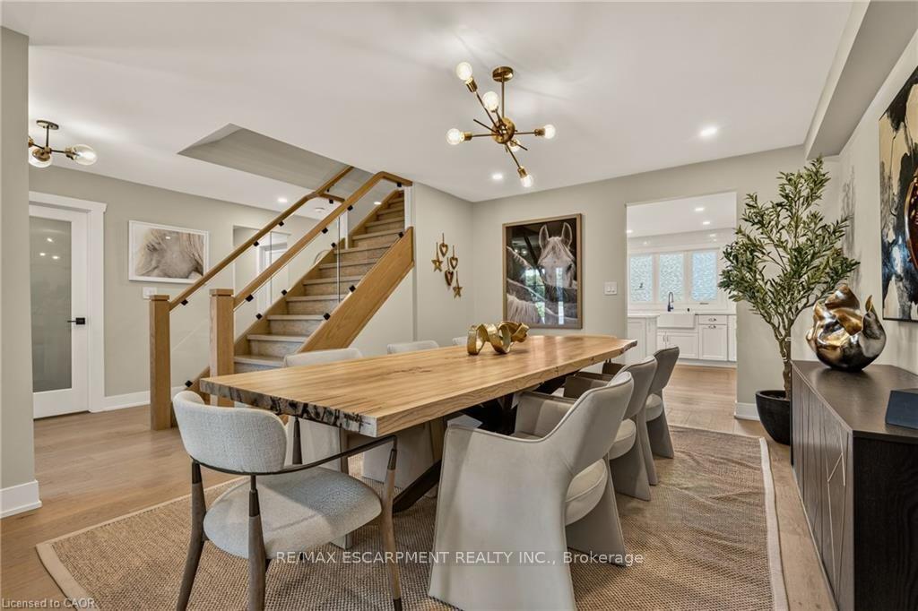 Photo 8 of 204 Fallingbrook Drive, Hamilton, Ancaster — HOMEH
