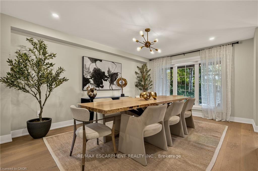 Photo 9 of 204 Fallingbrook Drive, Hamilton, Ancaster — HOMEH