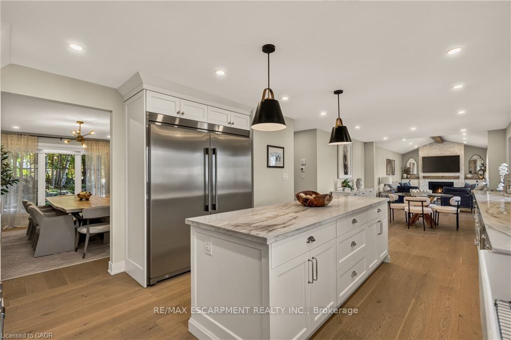 Photo 15 of 204 Fallingbrook Drive, Hamilton, Ancaster — HOMEH