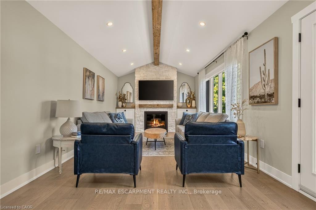 Photo 18 of 204 Fallingbrook Drive, Hamilton, Ancaster — HOMEH