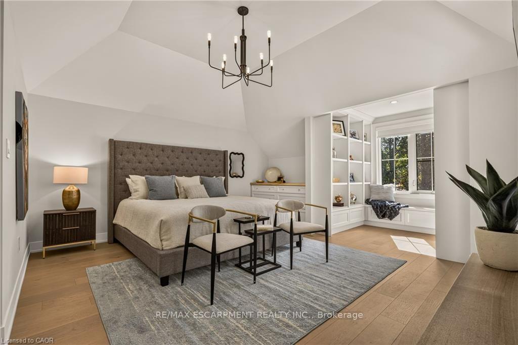 Photo 23 of 204 Fallingbrook Drive, Hamilton, Ancaster — HOMEH