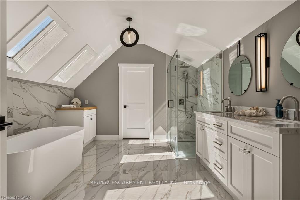 Photo 27 of 204 Fallingbrook Drive, Hamilton, Ancaster — HOMEH