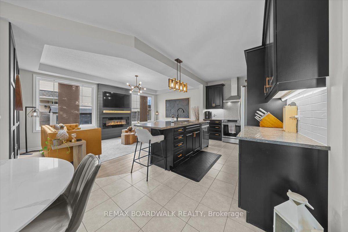 Photo 8 of 89 Damselfly Way, Ottawa, Barrhaven - Half Moon Bay — HOMEH