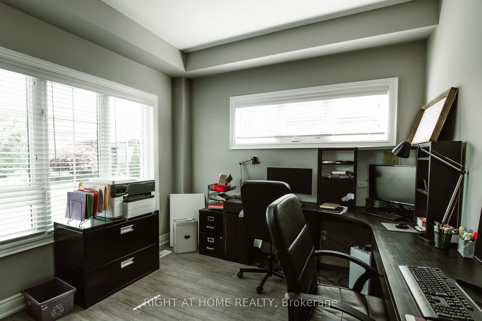 Photo 3 of 18 Joyce Crescent, Pelham, Fonthill — HOMEH