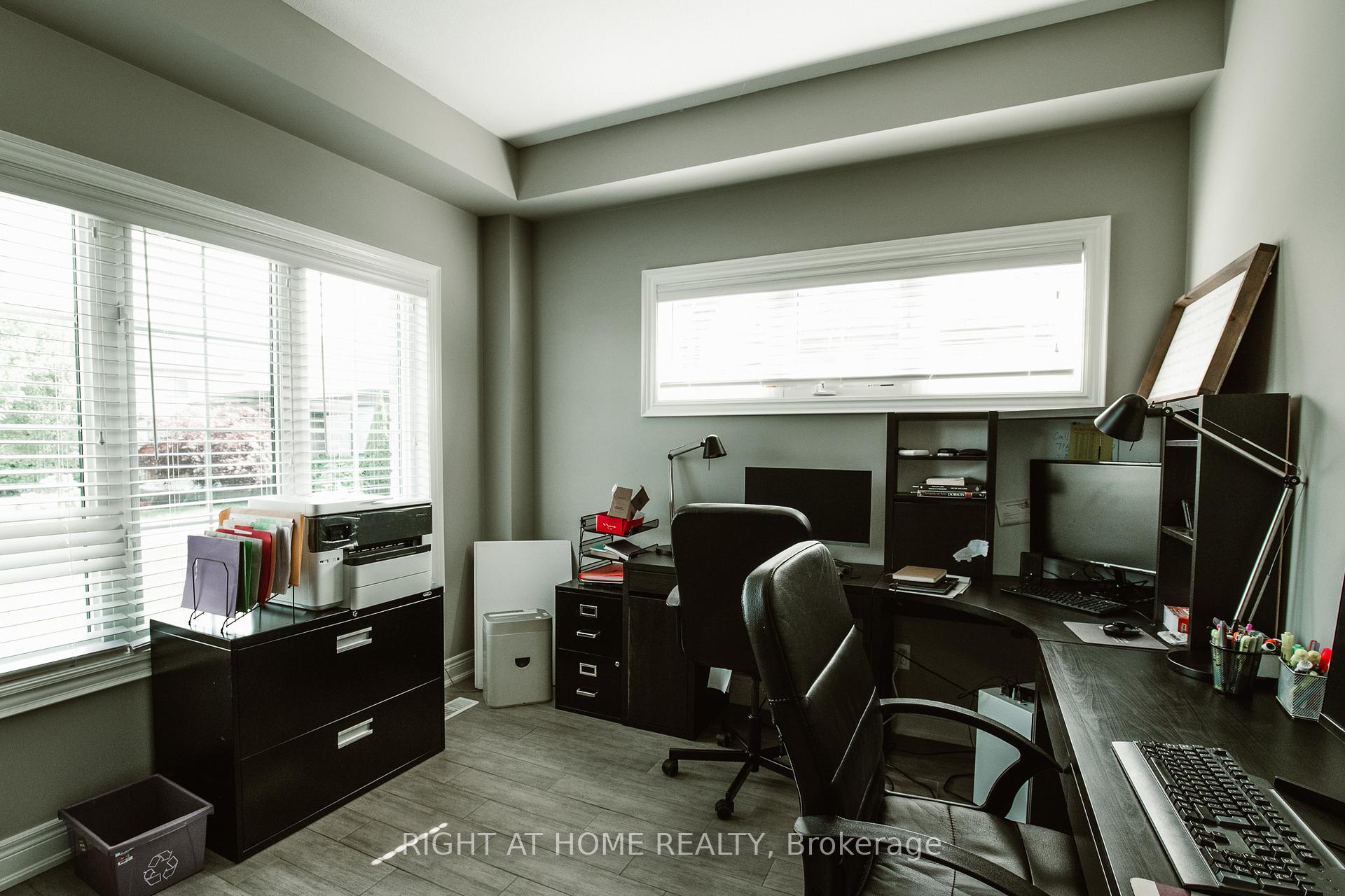 Photo 4 of 18 Joyce Crescent, Pelham, Fonthill — HOMEH