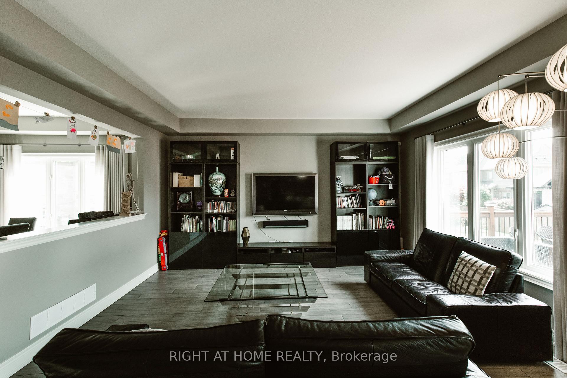 Photo 8 of 18 Joyce Crescent, Pelham, Fonthill — HOMEH