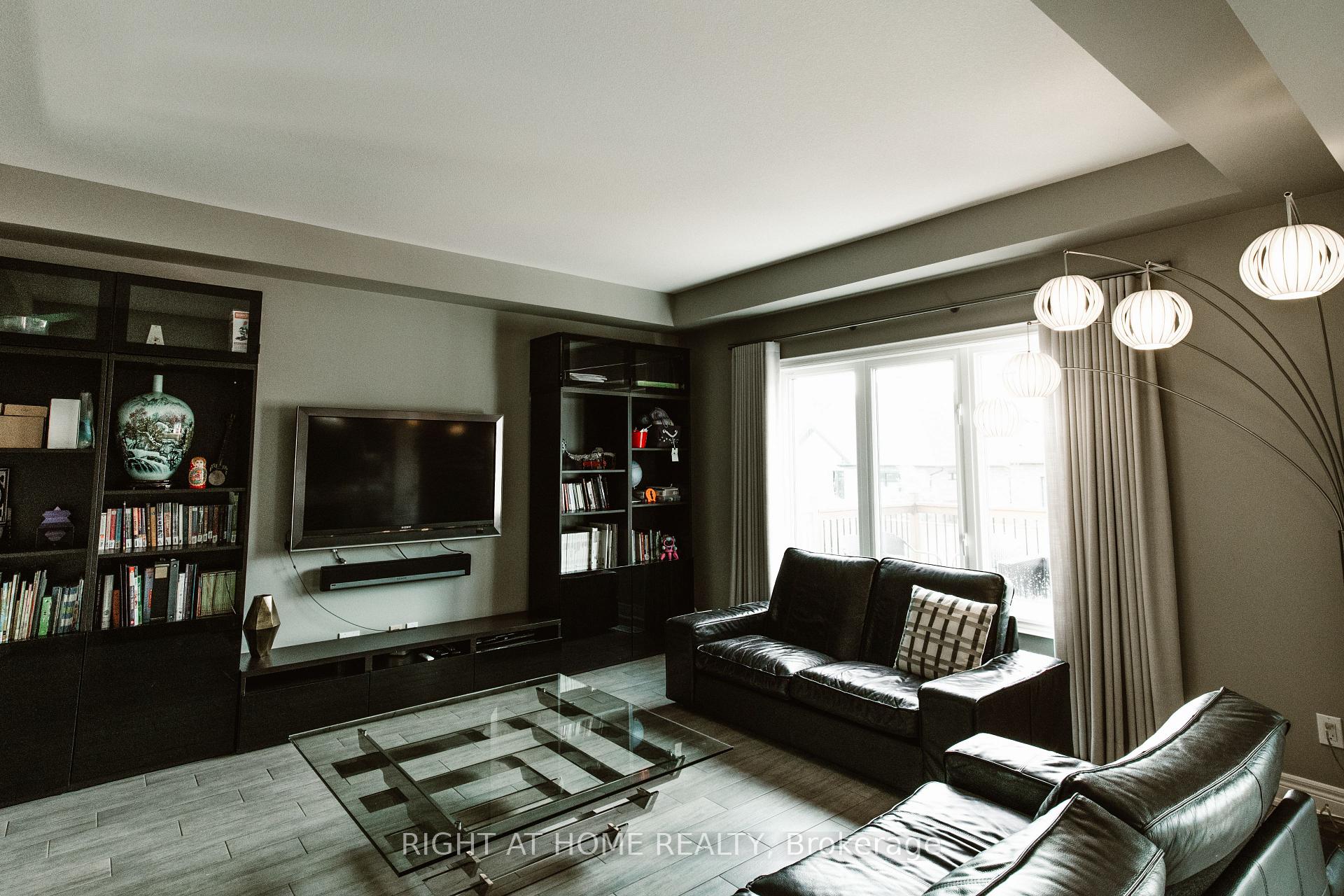 Photo 9 of 18 Joyce Crescent, Pelham, Fonthill — HOMEH