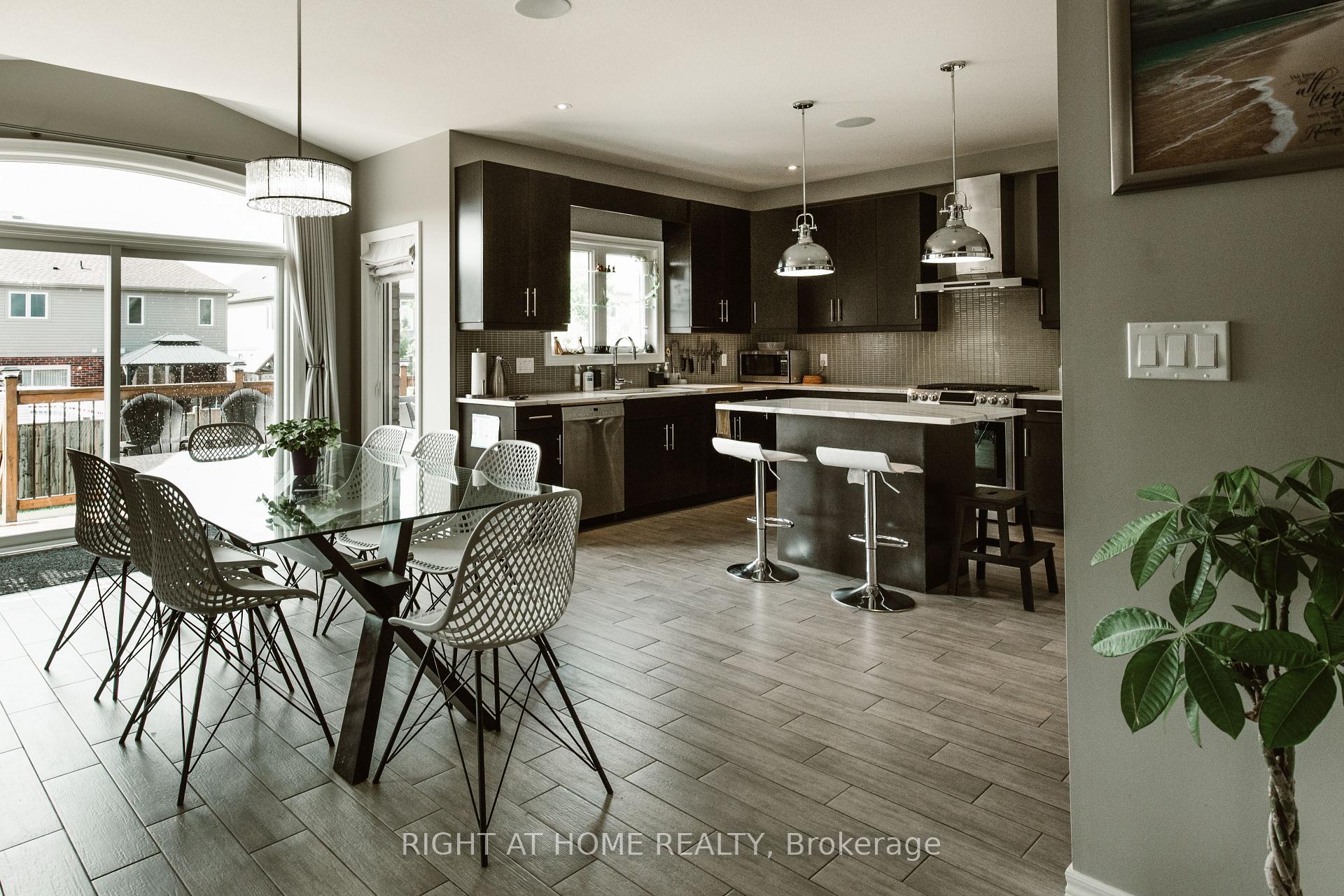 Photo 11 of 18 Joyce Crescent, Pelham, Fonthill — HOMEH