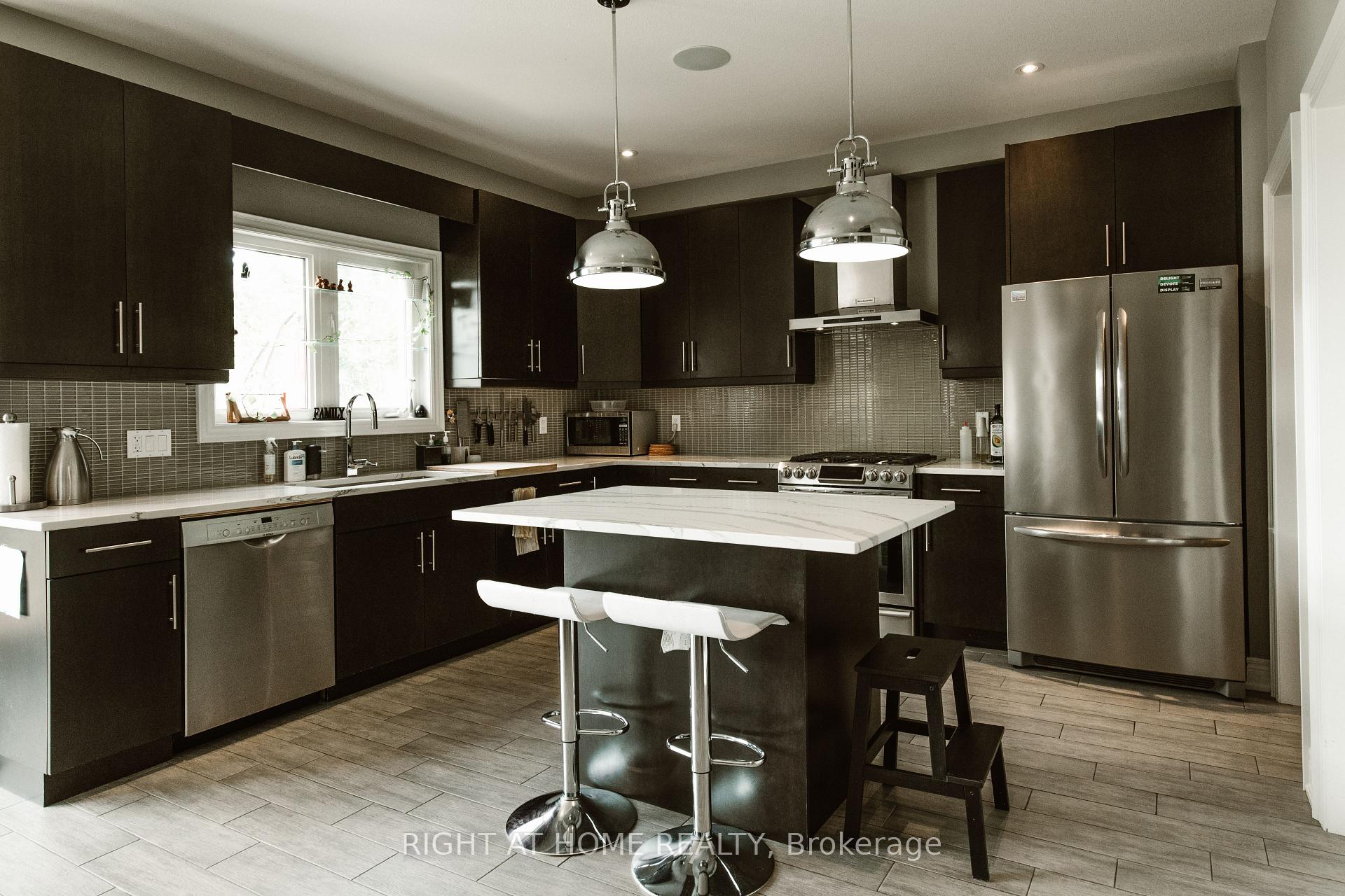 Photo 12 of 18 Joyce Crescent, Pelham, Fonthill — HOMEH
