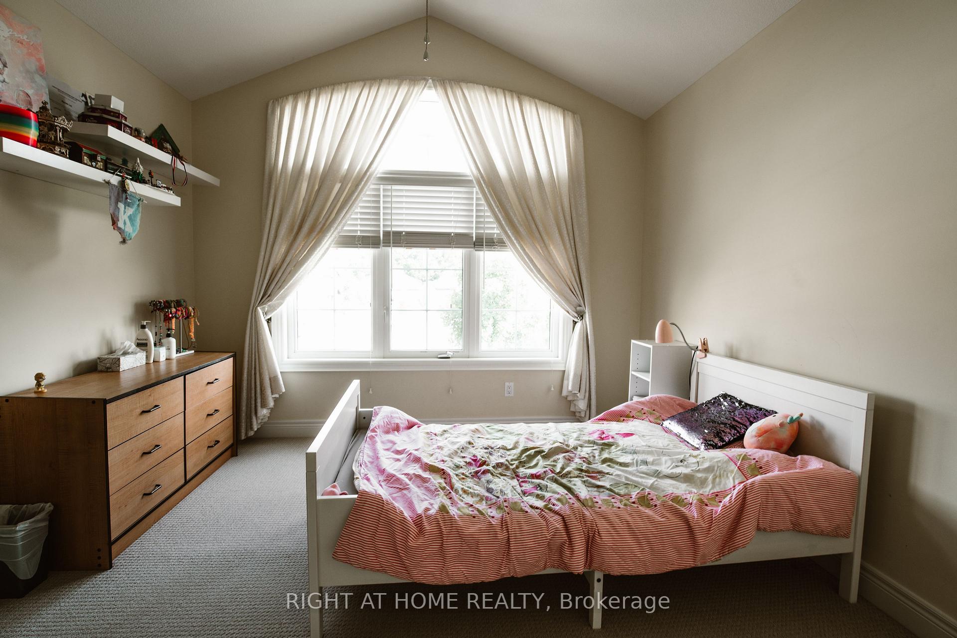 Photo 18 of 18 Joyce Crescent, Pelham, Fonthill — HOMEH