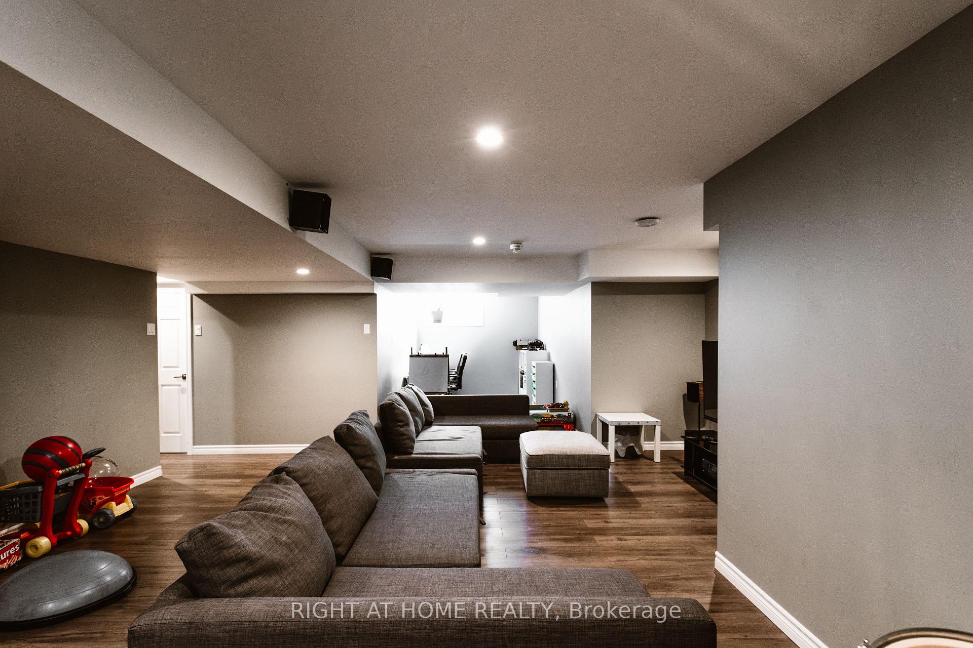 Photo 26 of 18 Joyce Crescent, Pelham, Fonthill — HOMEH
