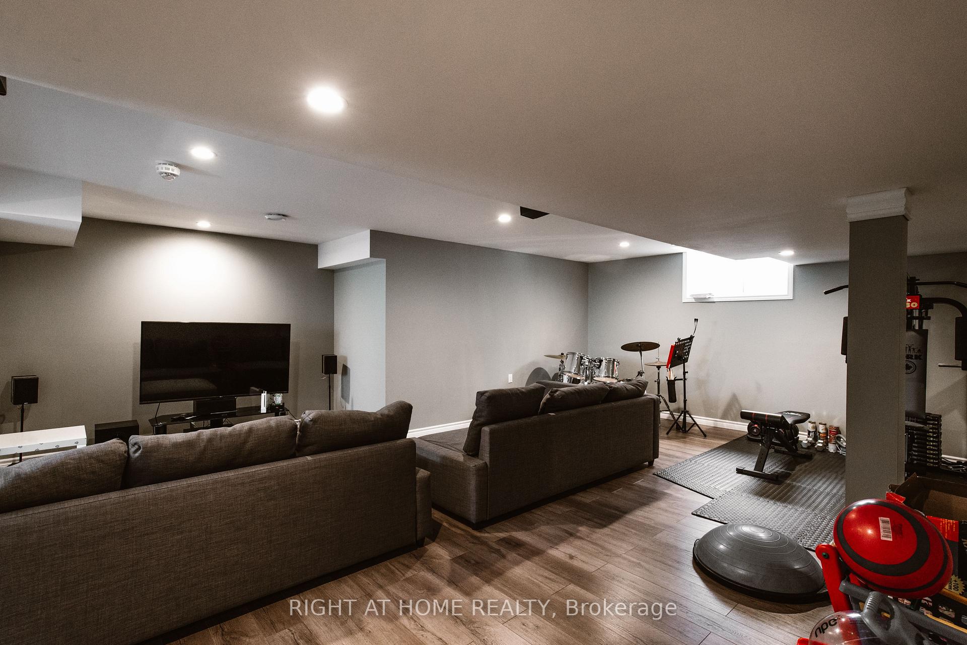 Photo 27 of 18 Joyce Crescent, Pelham, Fonthill — HOMEH