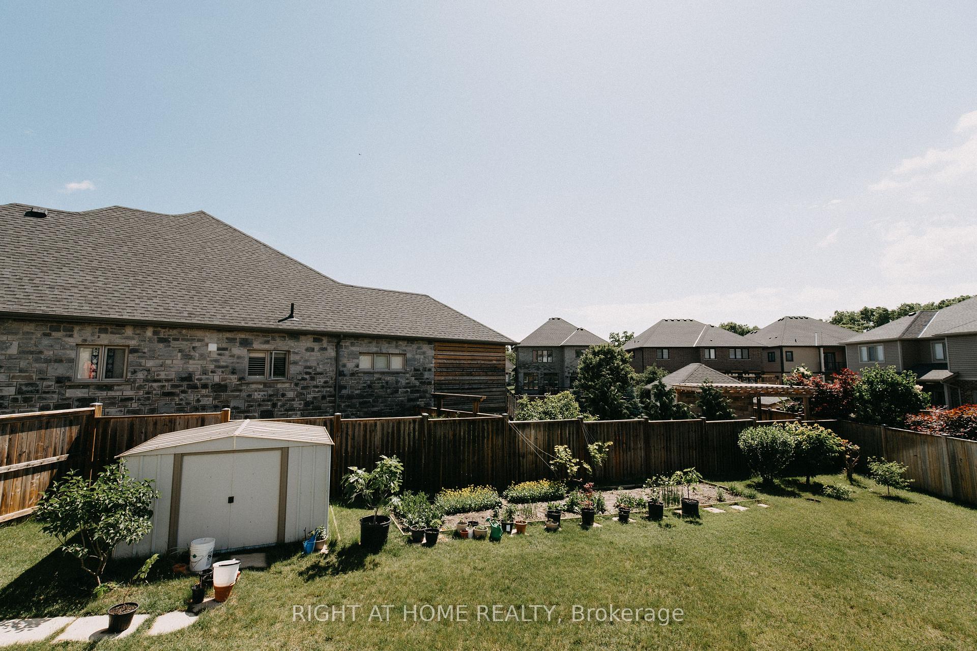 Photo 35 of 18 Joyce Crescent, Pelham, Fonthill — HOMEH