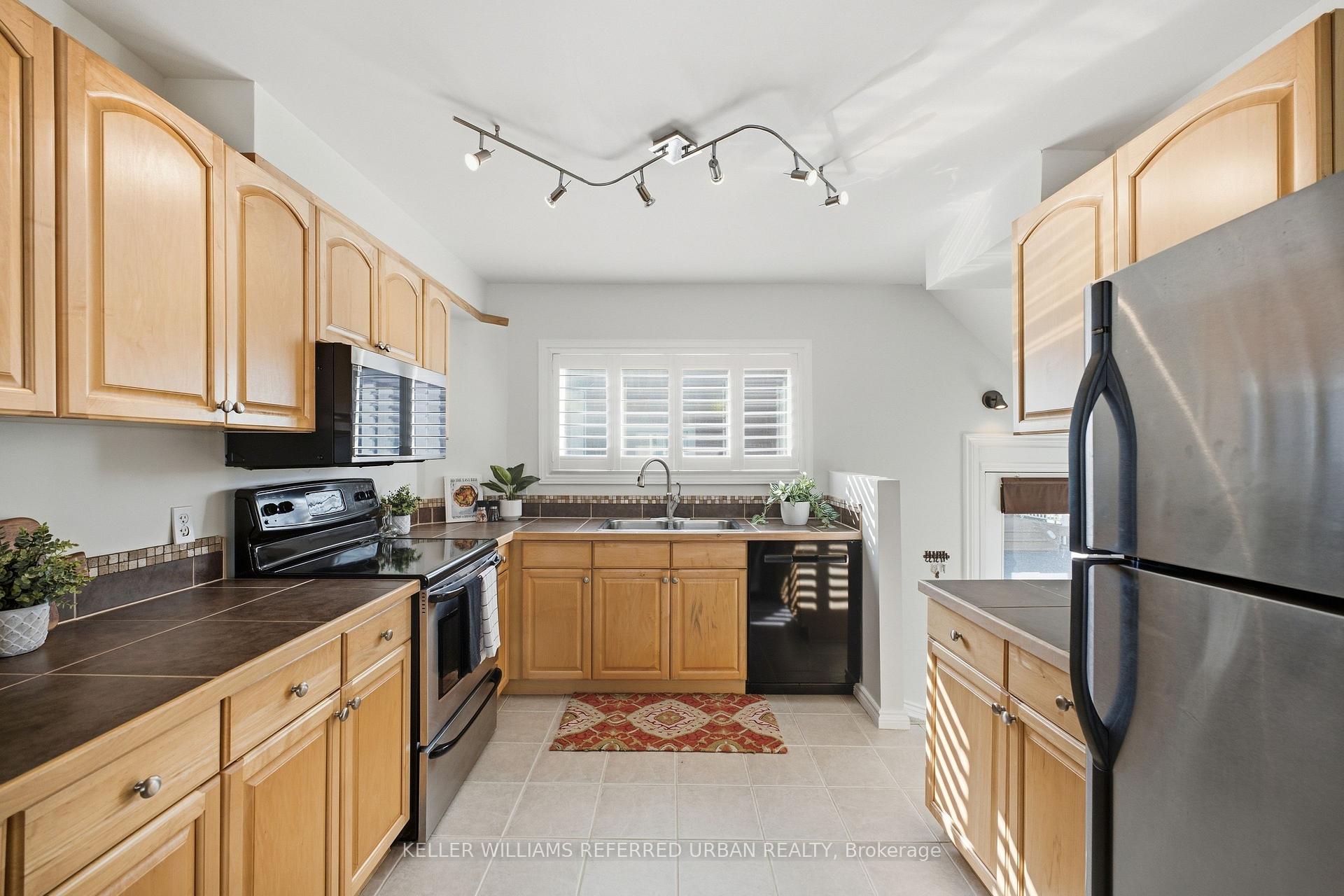 Photo 9 of 569 Masson Street, Oshawa, O'Neill — HOMEH