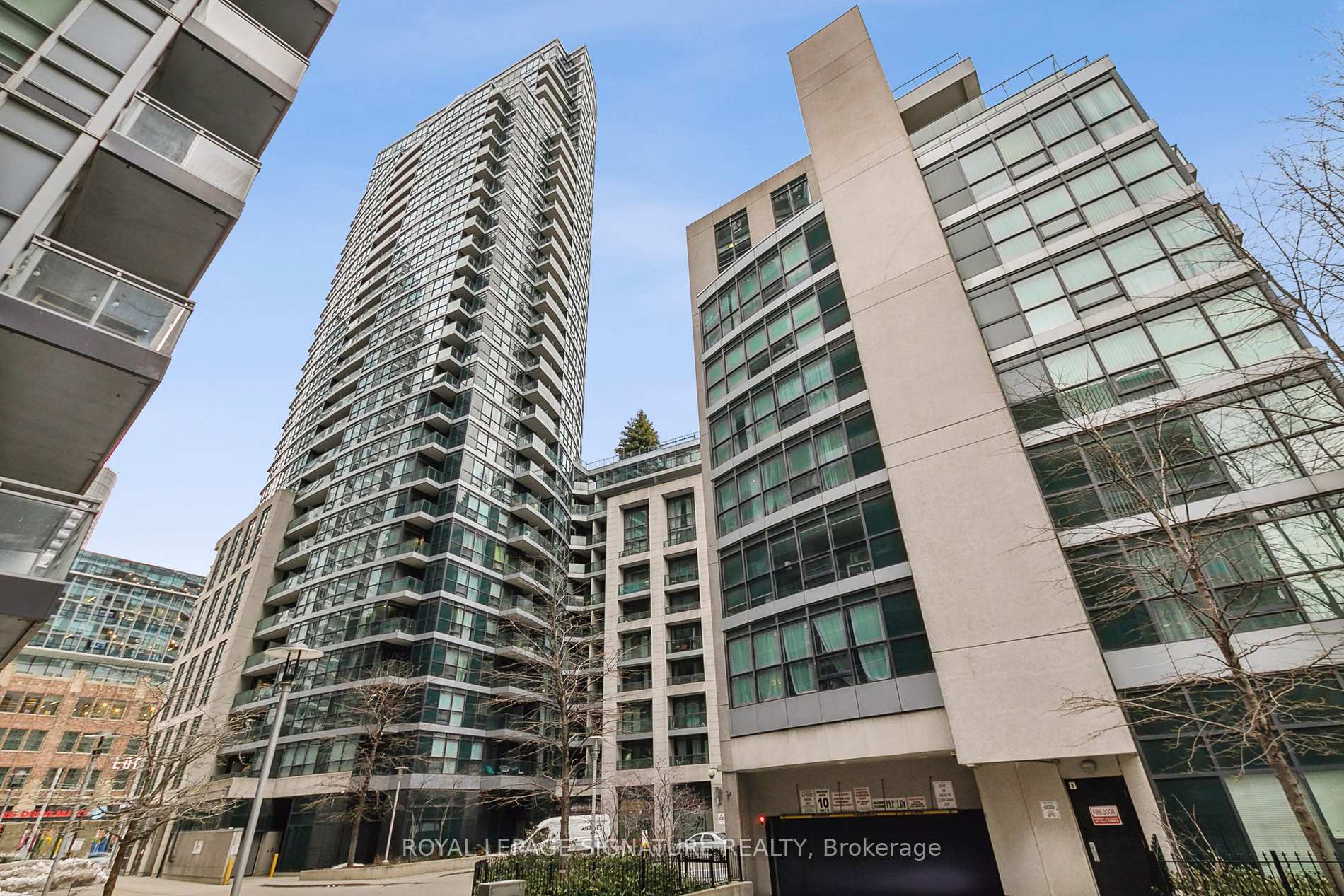 Photo 1 of Unit 304, 600 Fleet Street, Toronto, Niagara — HOMEH