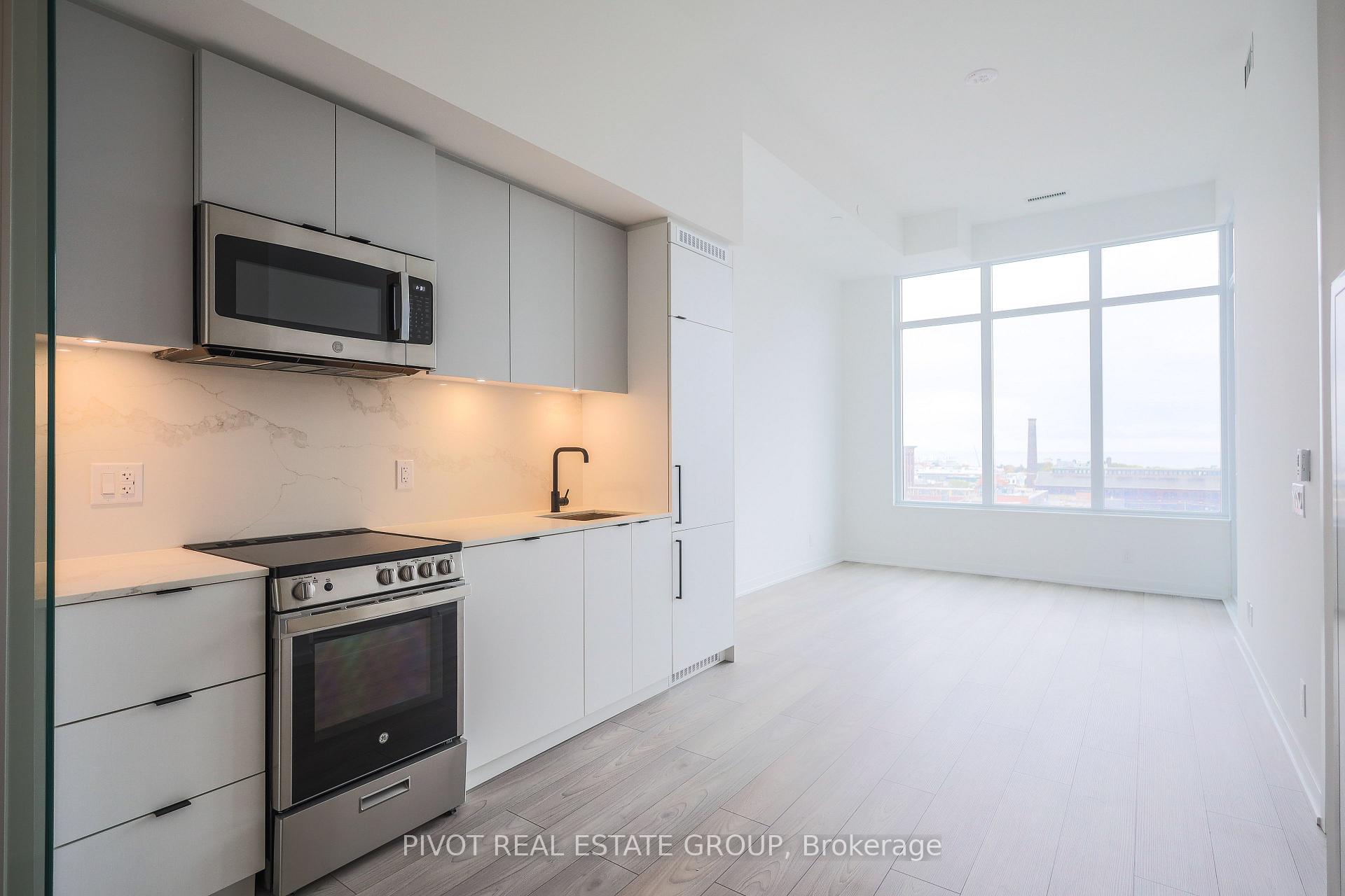 Photo of Unit 715, 285 Dufferin Street