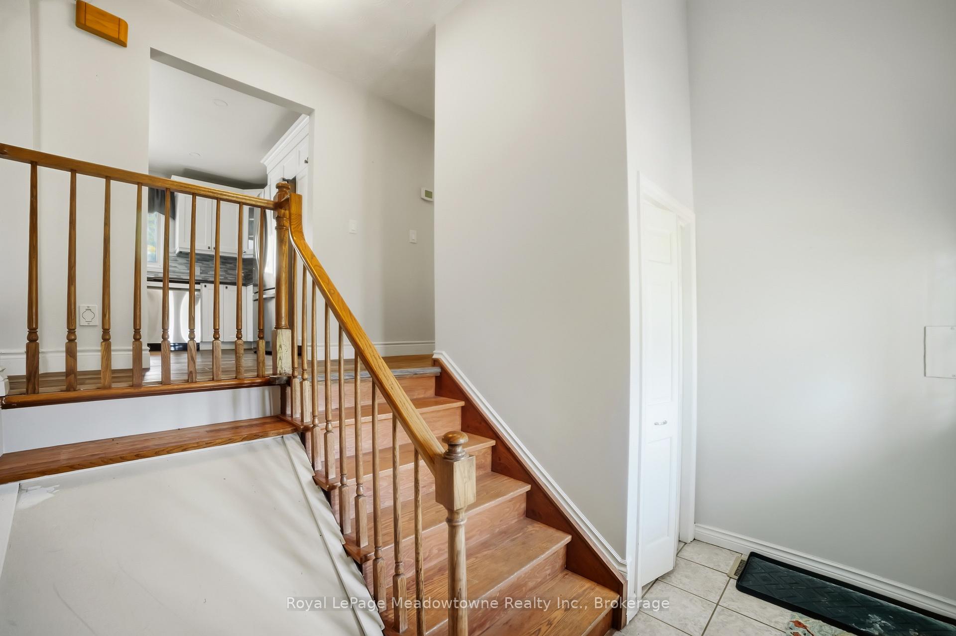 Photo 3 of 12 Huntsman Gate, Hamilton, Freelton — HOMEH