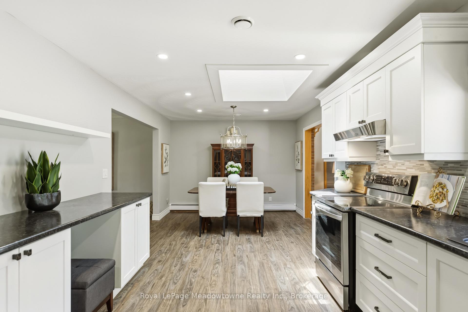 Photo 13 of 12 Huntsman Gate, Hamilton, Freelton — HOMEH