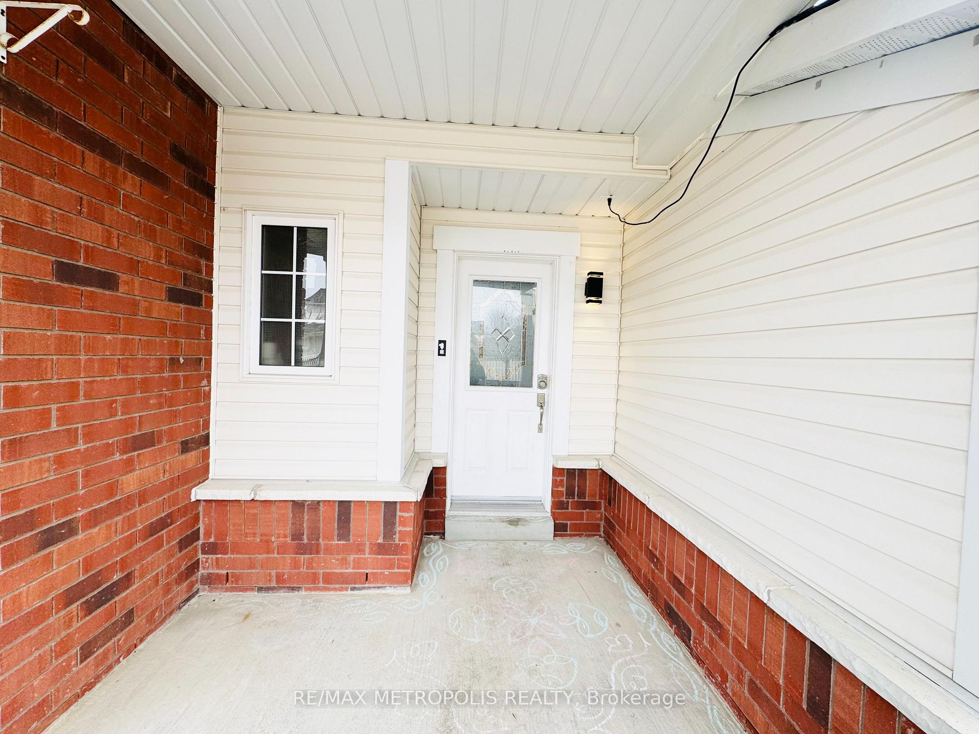 Photo 2 of 33 Palomino Place, Whitby, Pringle Creek — HOMEH