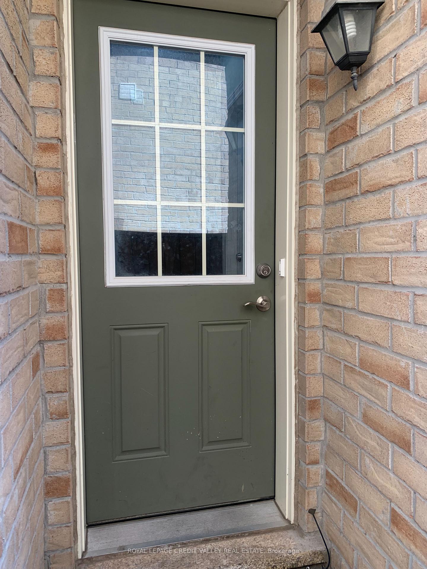 Photo 4 of 4 Bonnie Braes Drive, Brampton, Credit Valley — HOMEH