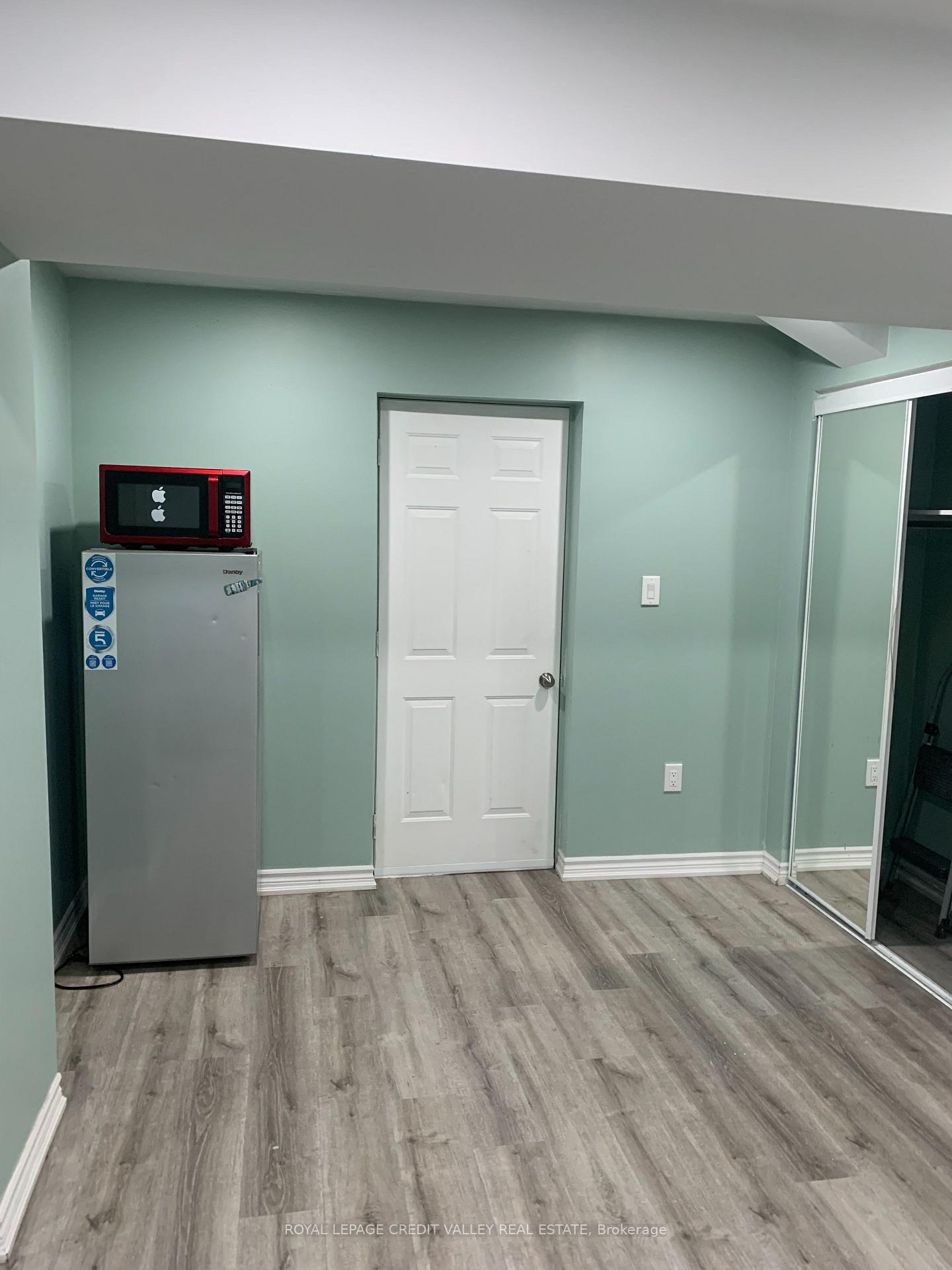 Photo 8 of 4 Bonnie Braes Drive, Brampton, Credit Valley — HOMEH