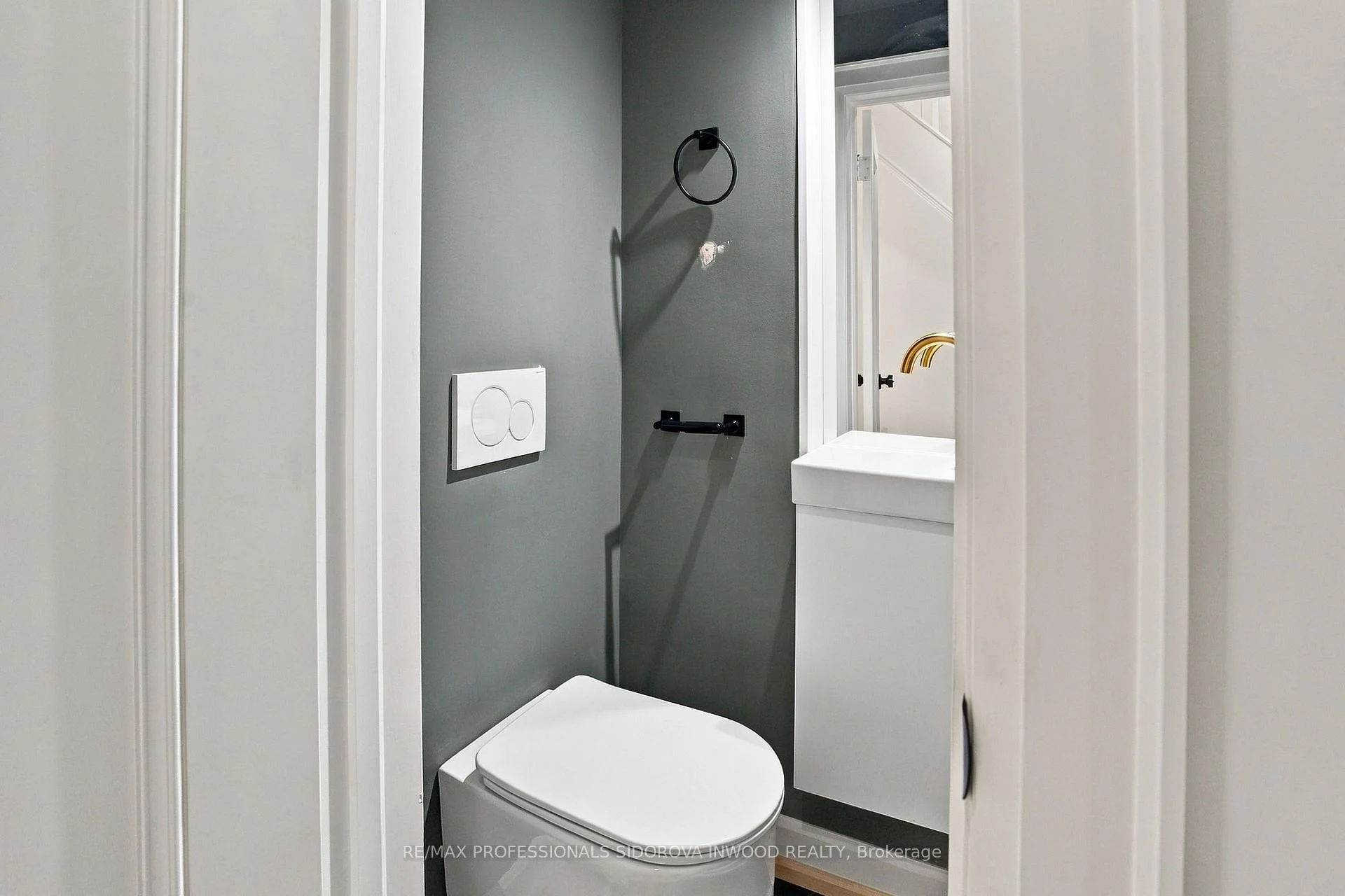 Photo 16 of 227 Windermere Avenue, Toronto, High Park-Swansea — HOMEH