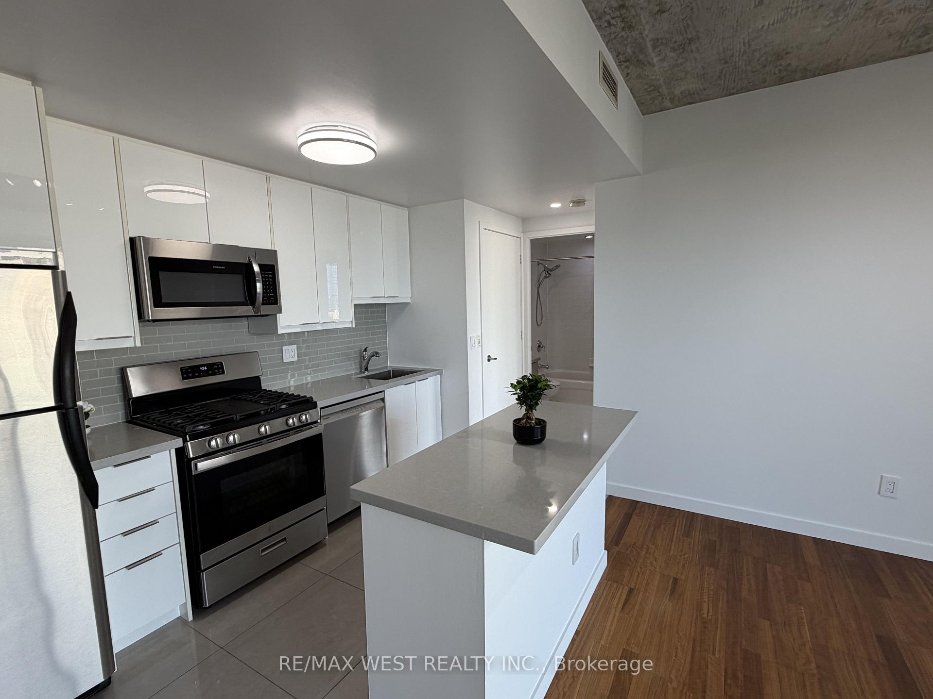 Photo 2 of Unit 2408, 281 Mutual Street, Toronto, Church-Yonge Corridor — HOMEH