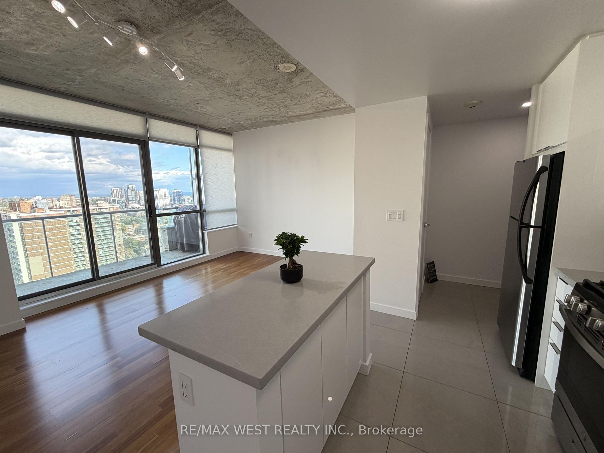 Photo 6 of Unit 2408, 281 Mutual Street, Toronto, Church-Yonge Corridor — HOMEH