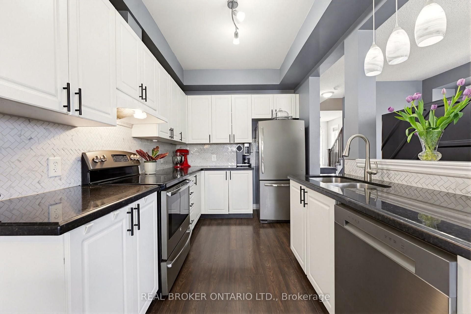 Photo 7 of 100 Chester Drive, Cambridge, Christopher-Champlain — HOMEH