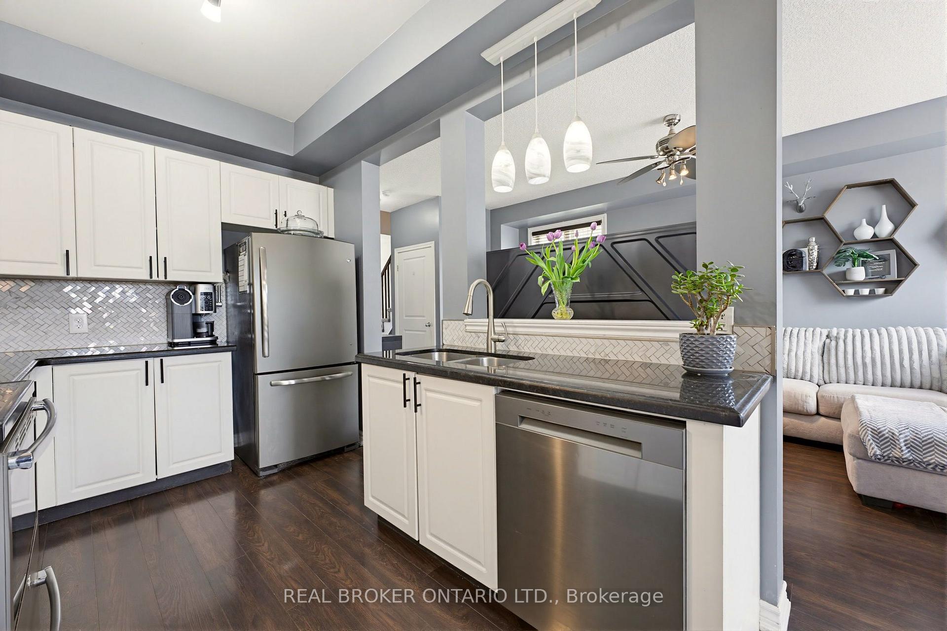 Photo 8 of 100 Chester Drive, Cambridge, Christopher-Champlain — HOMEH
