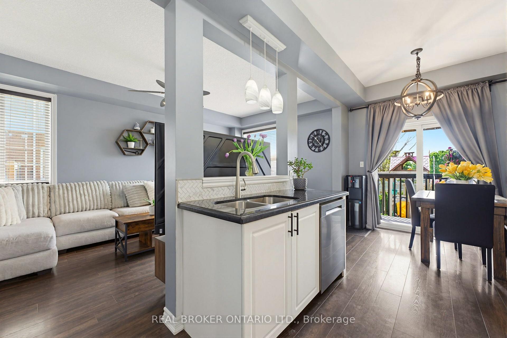 Photo 9 of 100 Chester Drive, Cambridge, Christopher-Champlain — HOMEH