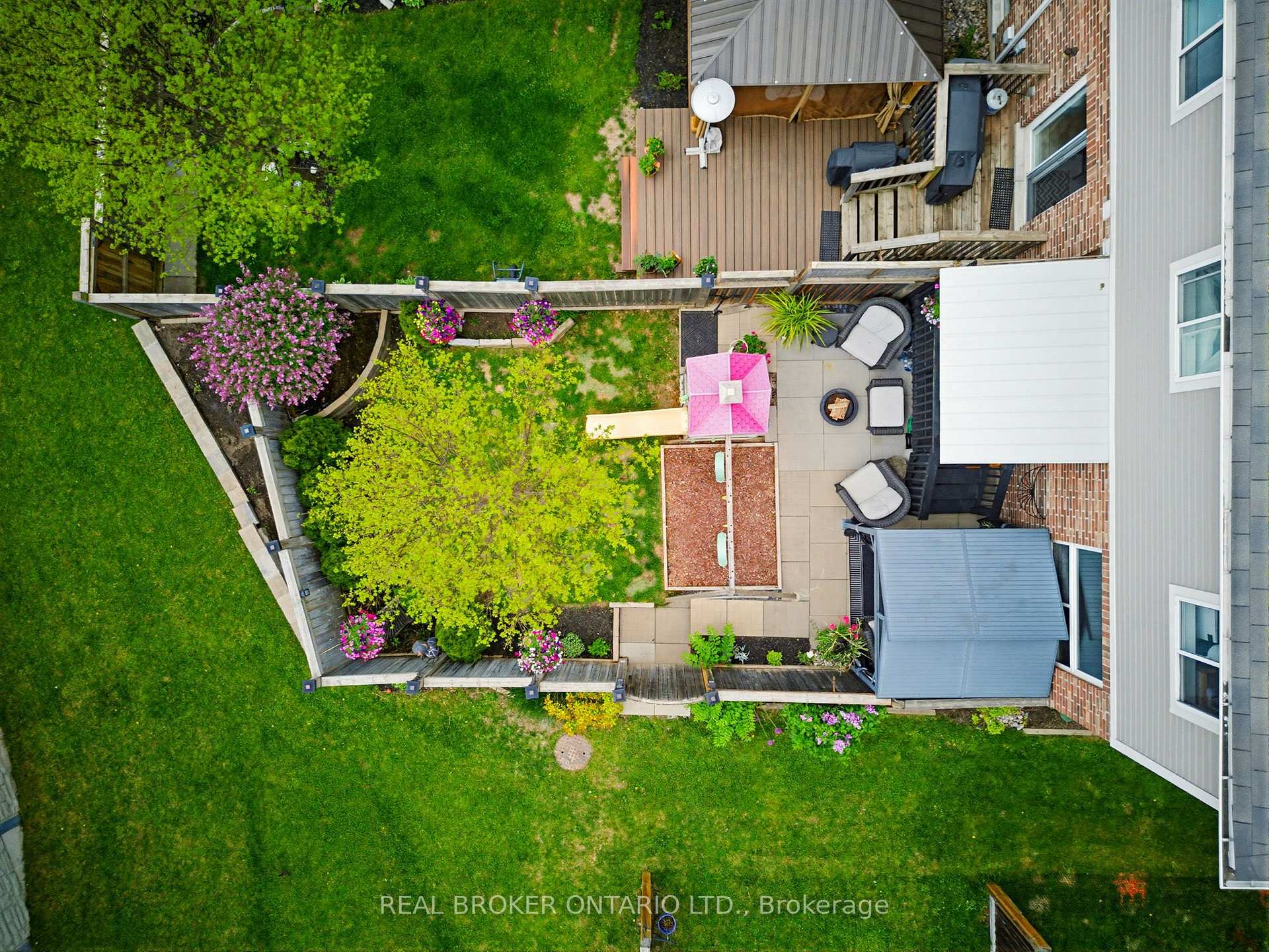Photo 33 of 100 Chester Drive, Cambridge, Christopher-Champlain — HOMEH