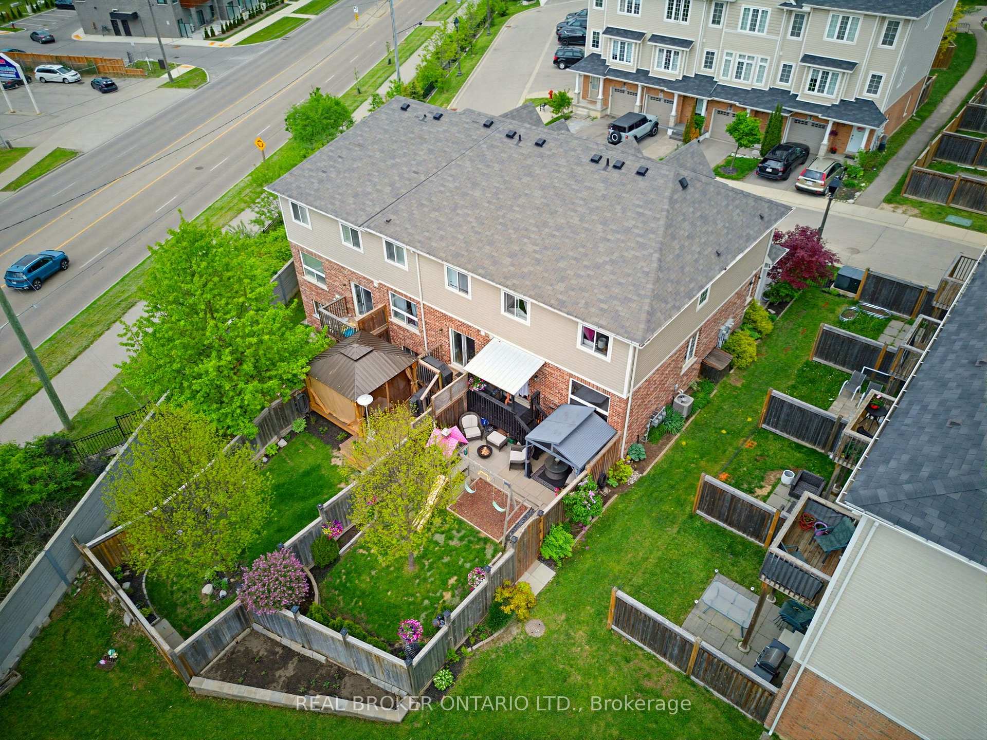 Photo 34 of 100 Chester Drive, Cambridge, Christopher-Champlain — HOMEH