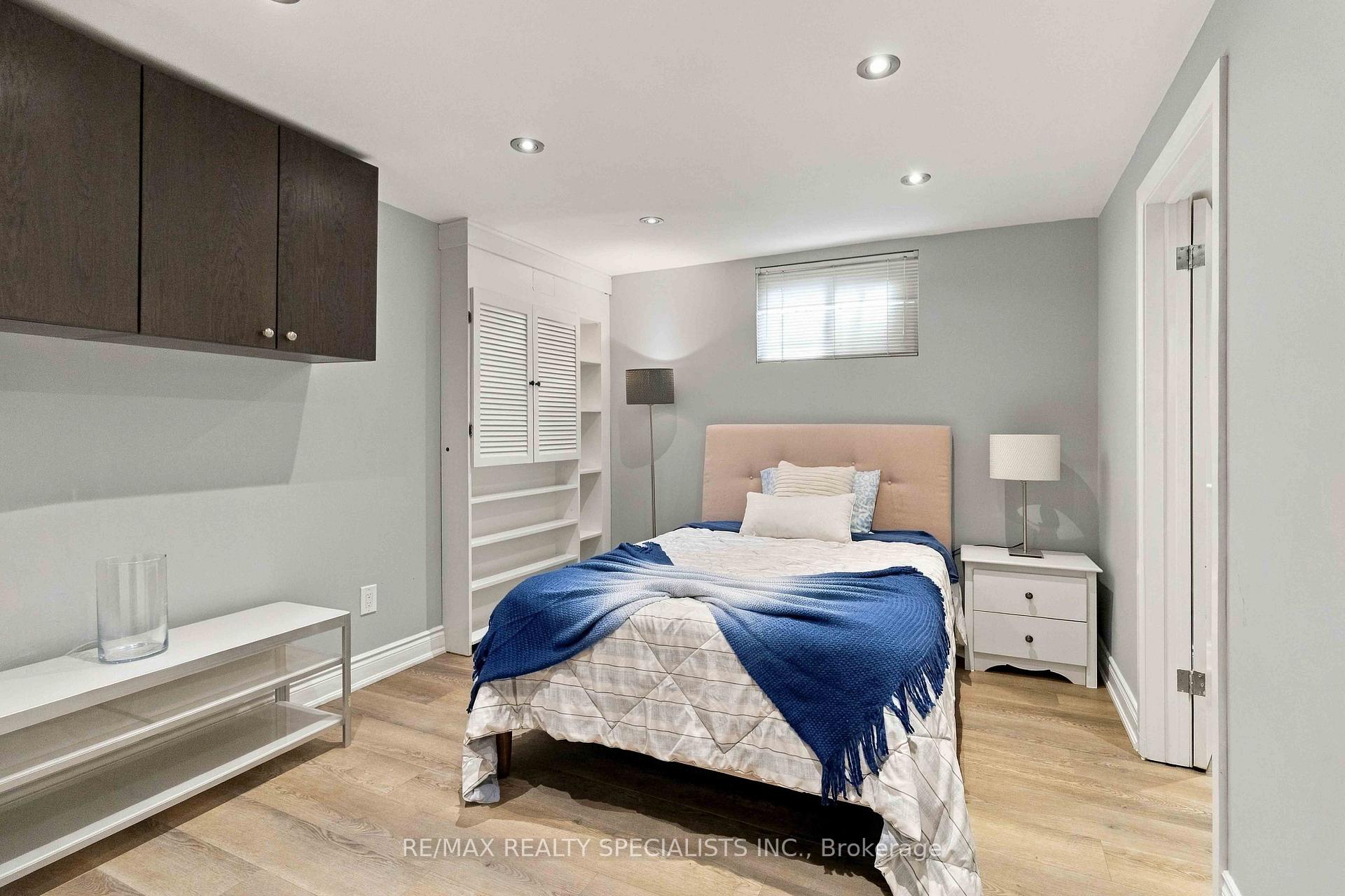 Photo 34 of 2255 Prince John Boulevard, Mississauga, Sheridan — HOMEH