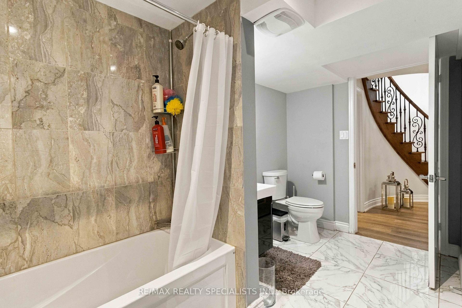 Photo 36 of 2255 Prince John Boulevard, Mississauga, Sheridan — HOMEH