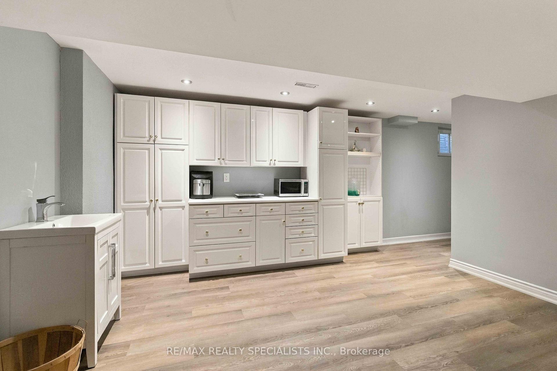 Photo 38 of 2255 Prince John Boulevard, Mississauga, Sheridan — HOMEH