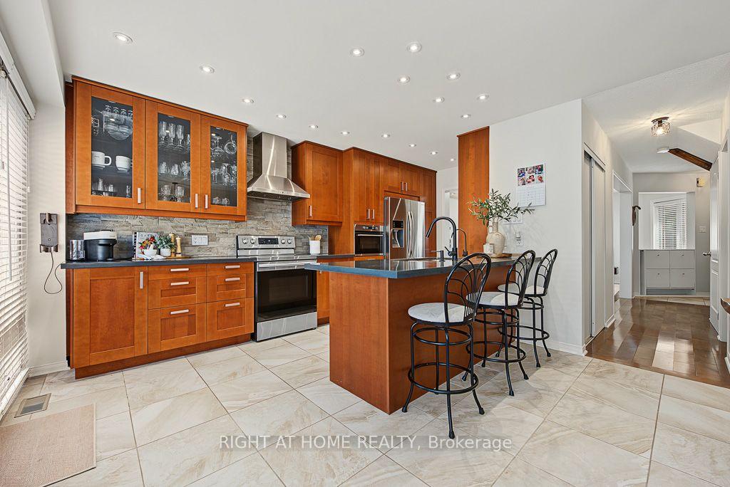 Photo 1 of 3829 Craighurst Avenue, Mississauga, Lisgar — HOMEH