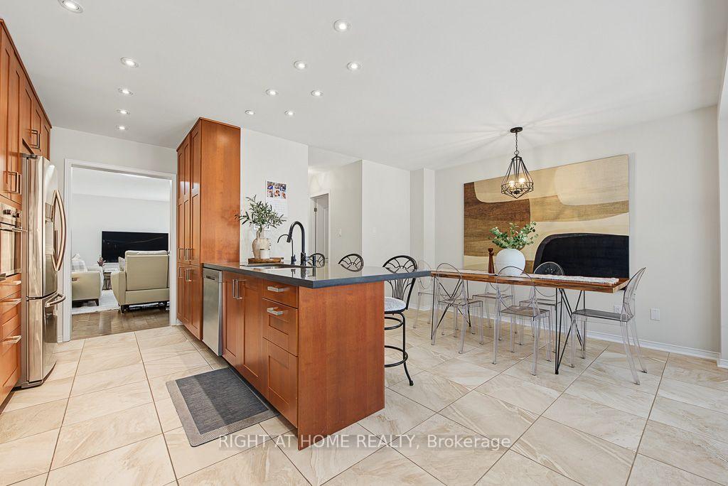 Photo 2 of 3829 Craighurst Avenue, Mississauga, Lisgar — HOMEH