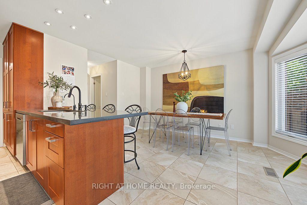 Photo 3 of 3829 Craighurst Avenue, Mississauga, Lisgar — HOMEH