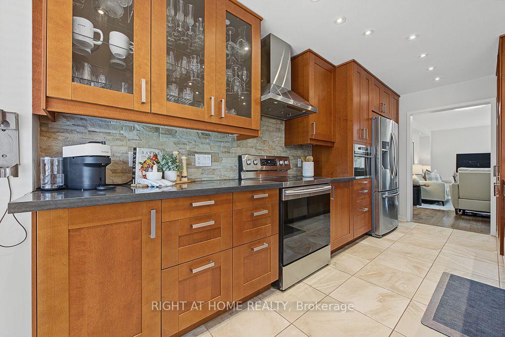 Photo 9 of 3829 Craighurst Avenue, Mississauga, Lisgar — HOMEH