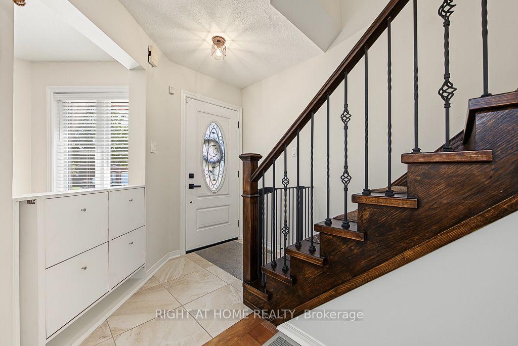 Photo 10 of 3829 Craighurst Avenue, Mississauga, Lisgar — HOMEH