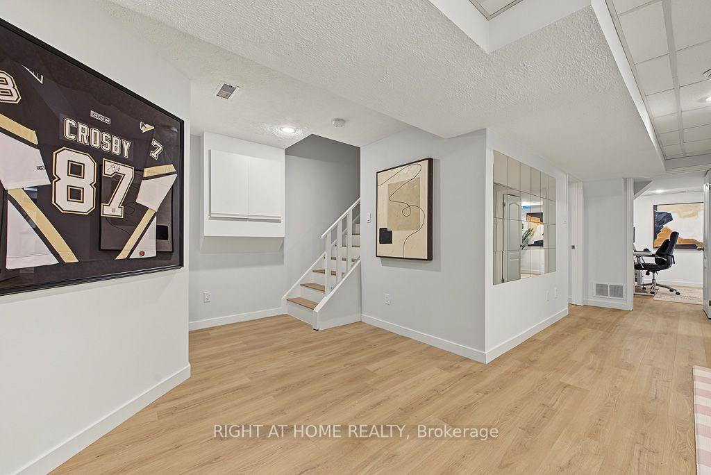 Photo 25 of 3829 Craighurst Avenue, Mississauga, Lisgar — HOMEH