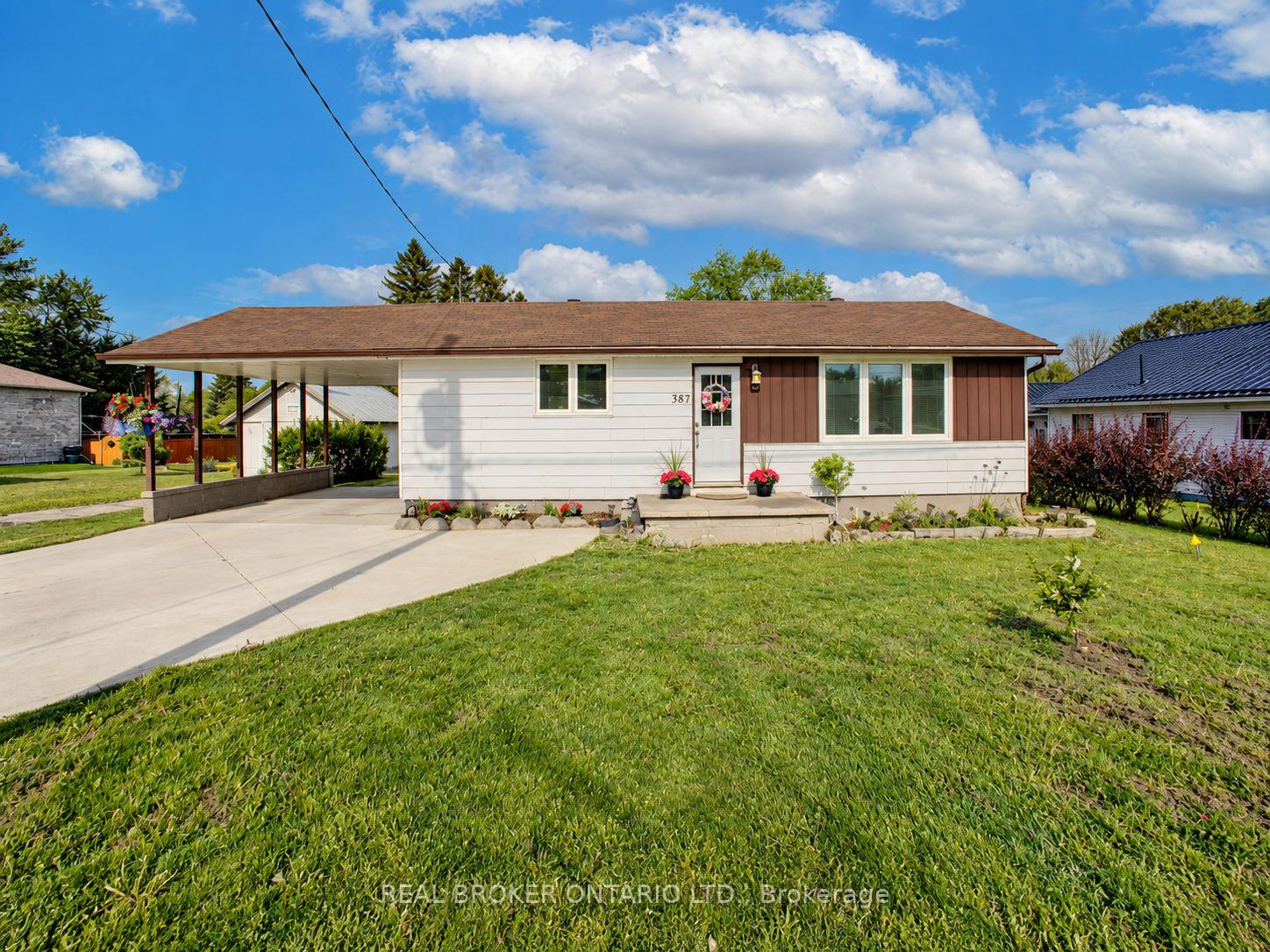 Photo of 387 Countess Street S