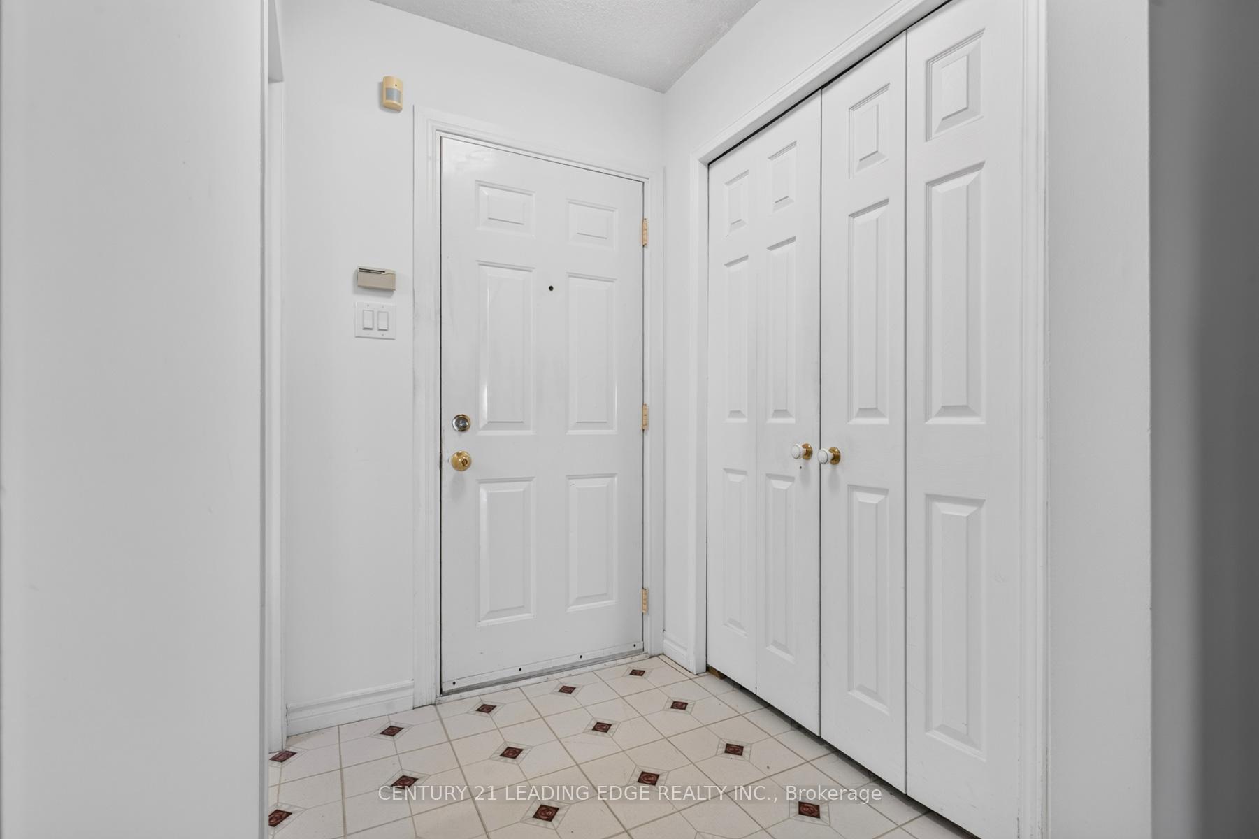 Photo 4 of 58 Valdor Drive, Scarborough, Agincourt North — HOMEH