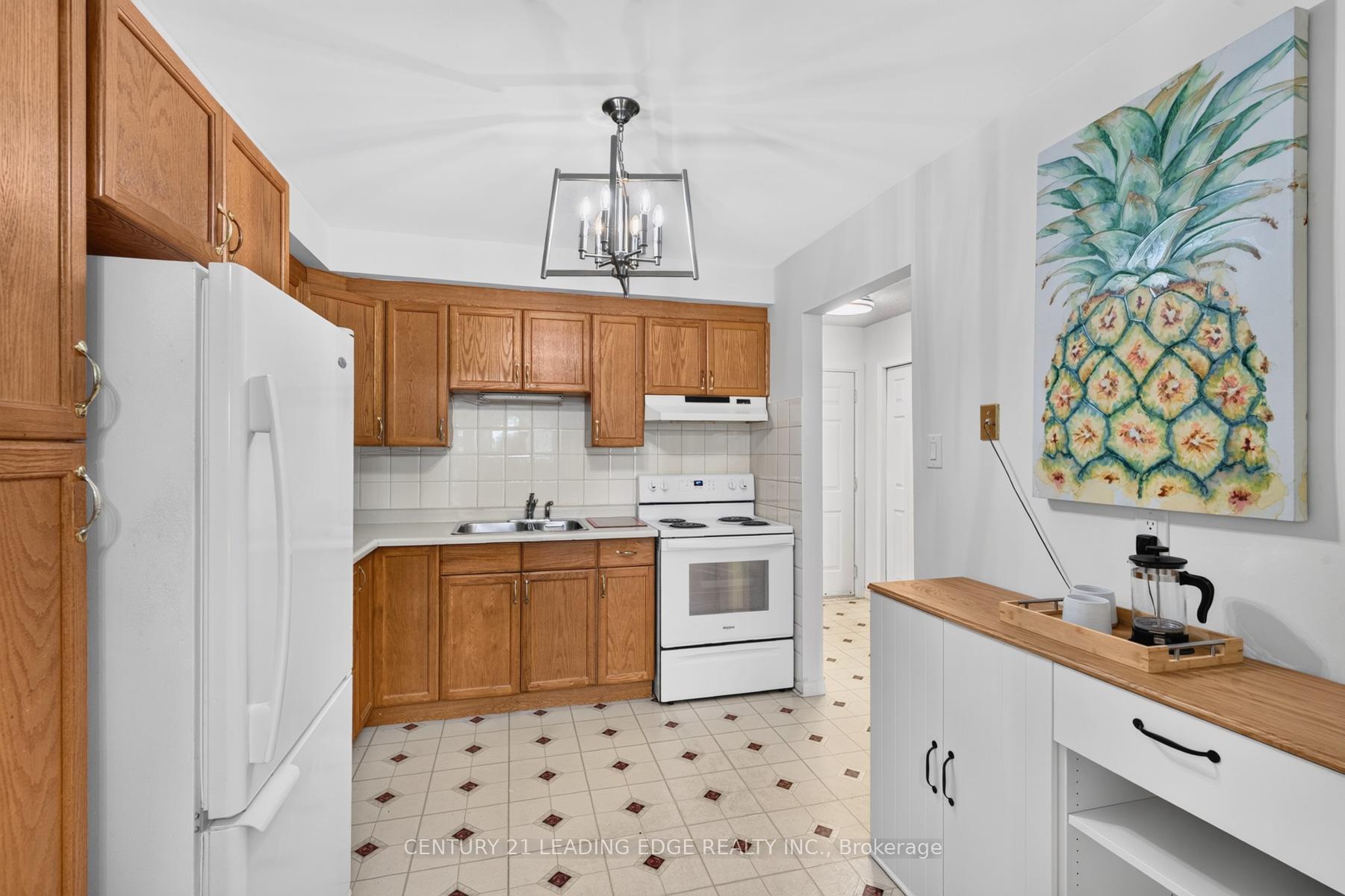 Photo 7 of 58 Valdor Drive, Scarborough, Agincourt North — HOMEH