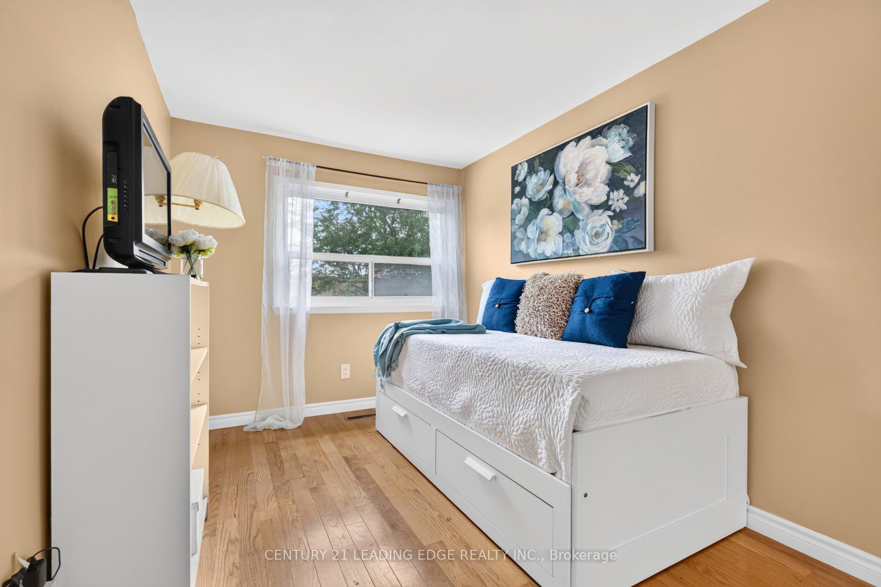 Photo 17 of 58 Valdor Drive, Scarborough, Agincourt North — HOMEH