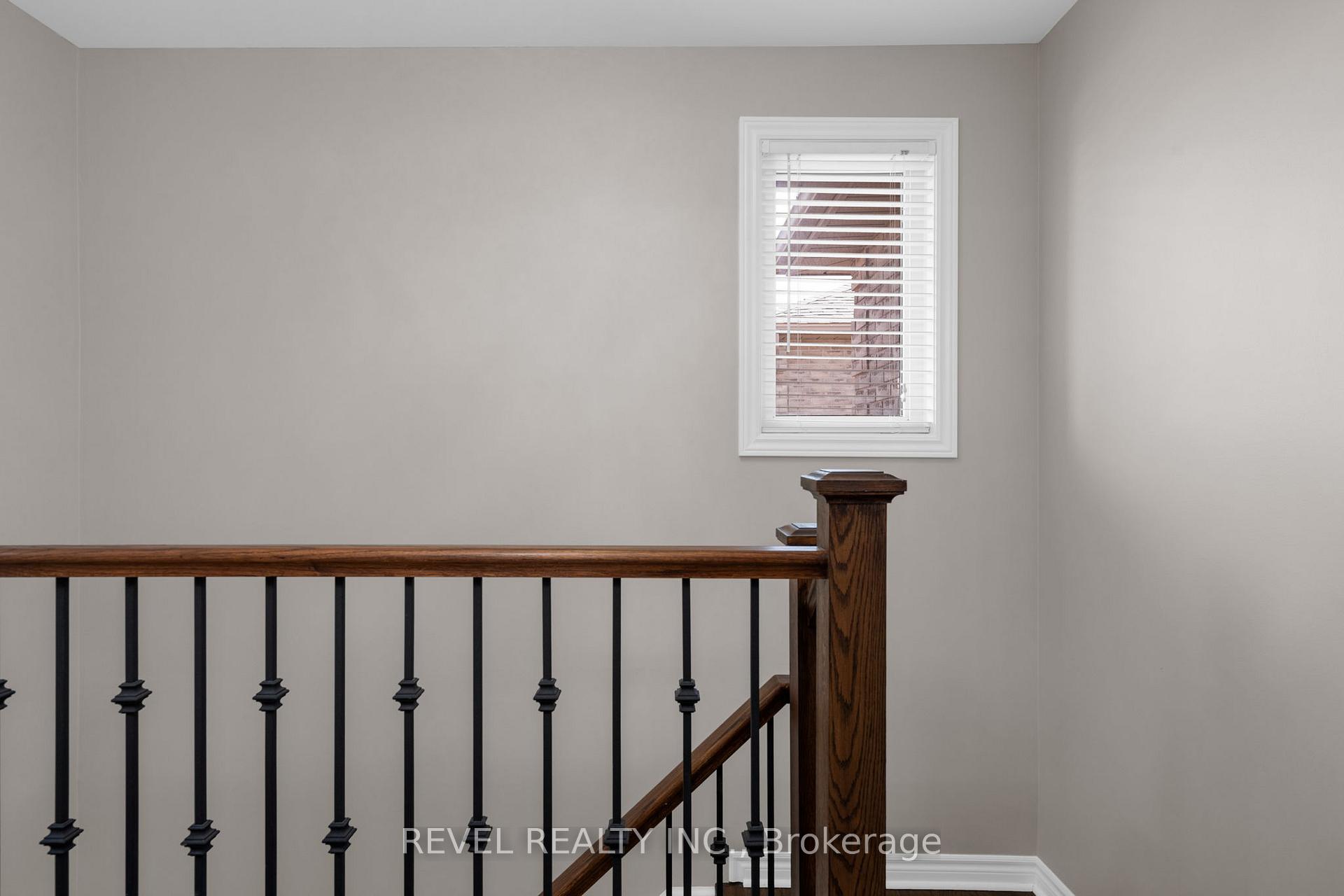 Photo 20 of 69 Stephanie Lane, Barrie, Painswick South — HOMEH