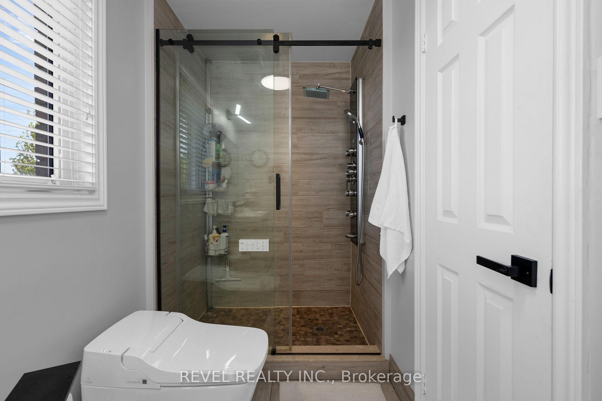 Photo 25 of 69 Stephanie Lane, Barrie, Painswick South — HOMEH