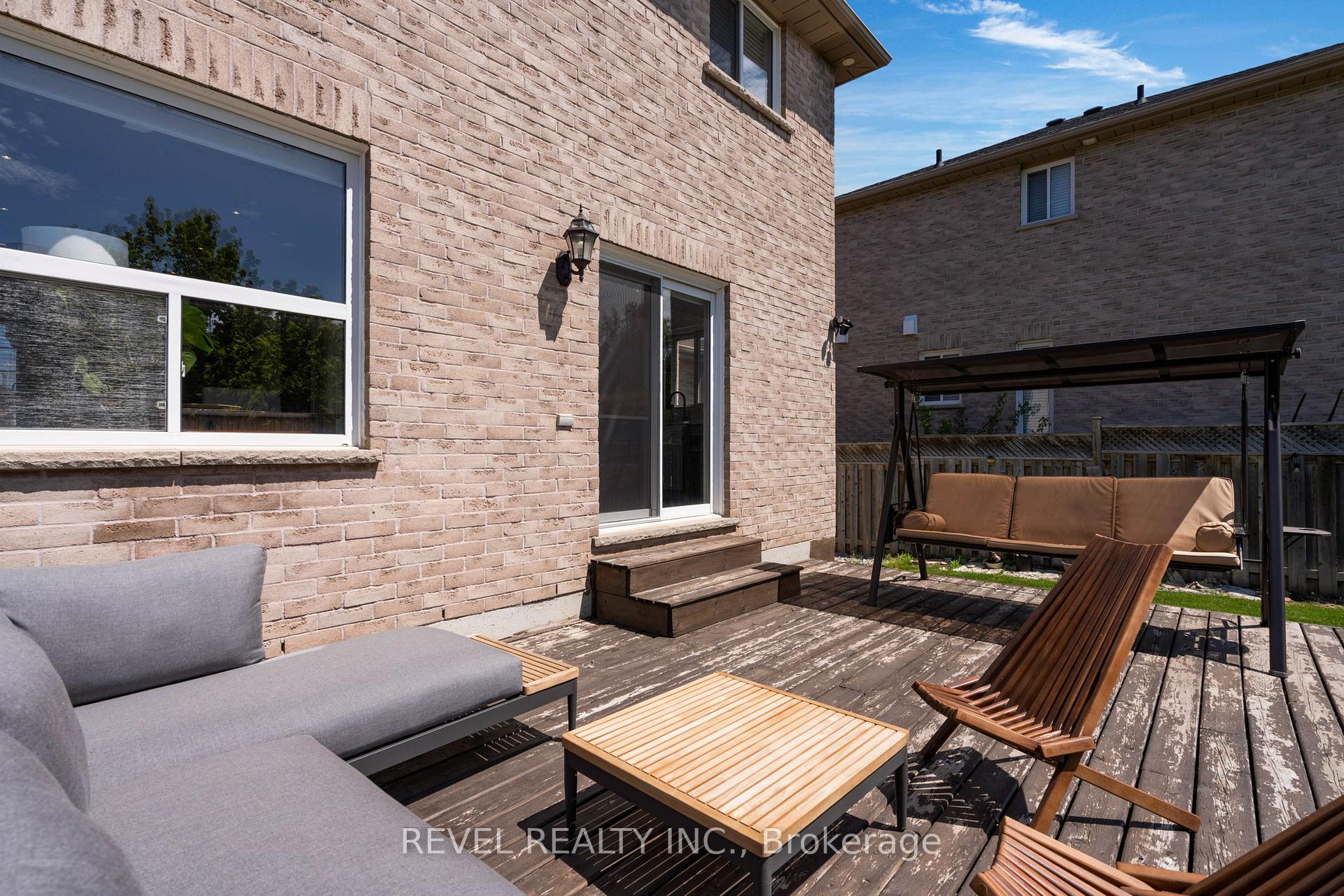 Photo 36 of 69 Stephanie Lane, Barrie, Painswick South — HOMEH
